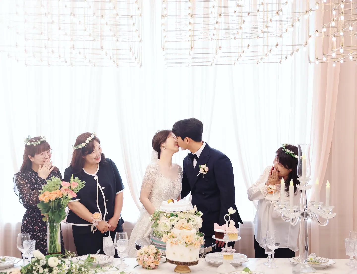 비앤에이치스냅이 촬영한 연회장 키스 사진